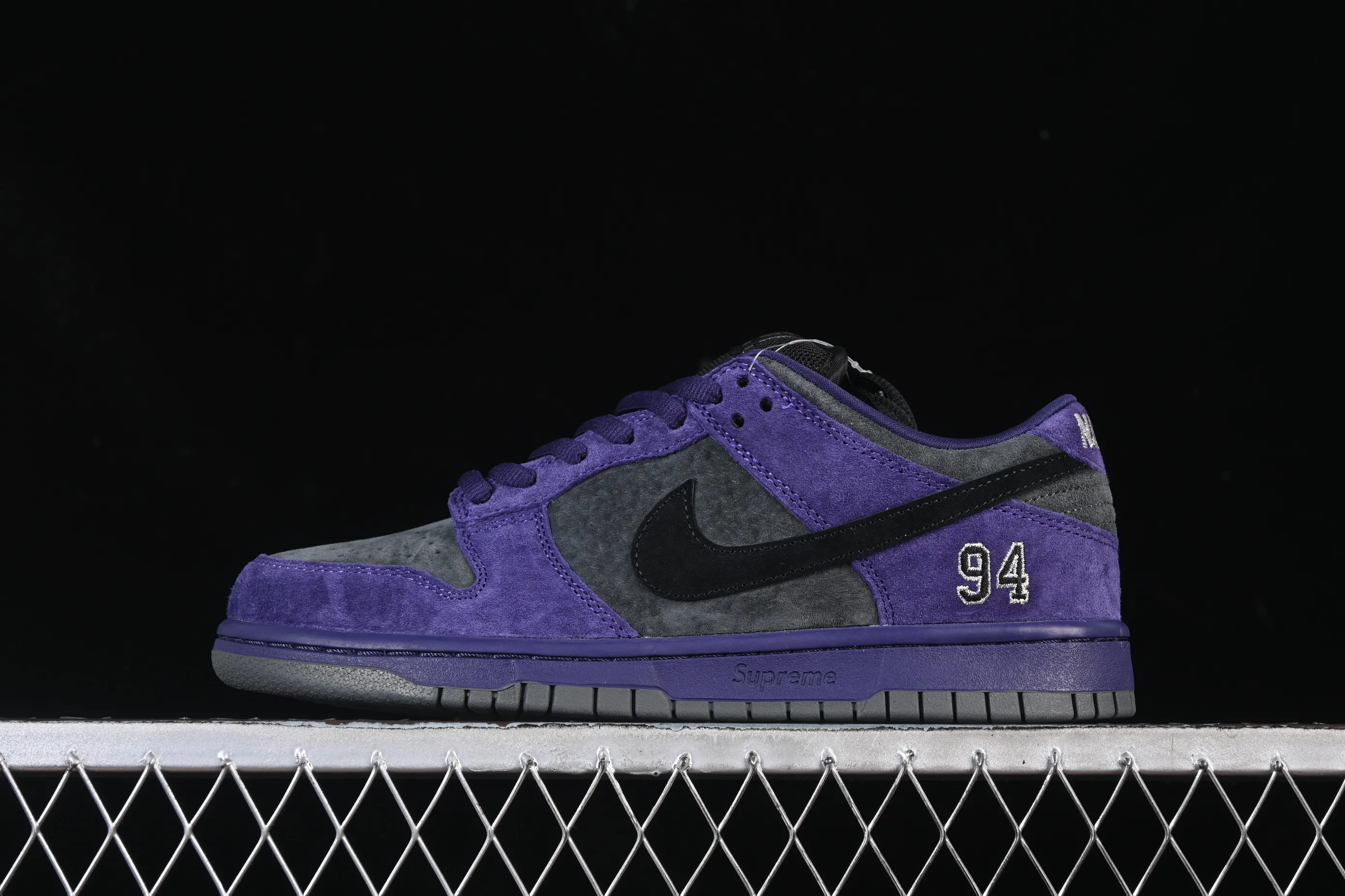 All categories Nk SB Dunk Series Nk SB Dunk Low low-top sneakers C version Supreme x Nike Dunk SB Dunk Low joint gray and purple low-top casual skateboard shoes HQ8487-500